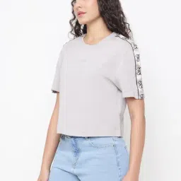 Guess Britney Mid Organic Stream Unique Taupe Side Tape Round Neck Regular Fit Crop T-Shirt image 4