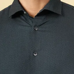 Wyre Black Cotton Slim Fit Geometric Print Shirt image 5