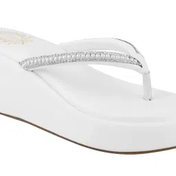 Shoetopia Women's White Thong Wedges image 5