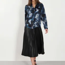 Vero Moda Navy Regular Fit Printed Shirt image 5