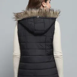 Monte Carlo Women's Black Solid Detachable Hood Sleeveless Jacket image 4