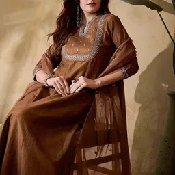 BAPS Women Ethnic Motifs Embroidered Panelled Thread Work Kurta with Trousers & With Dupatta image 3