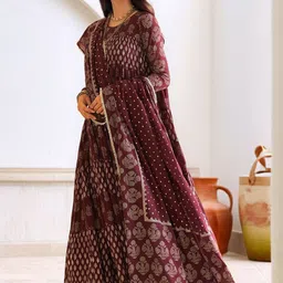 Aaghnya Ethnic Motifs Printed Tiered Anarkali Kurta With Churidar & Dupatta image 4