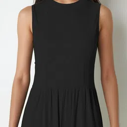 Kotty Round Neck Sleeveless Basic Jumpsuit image 4