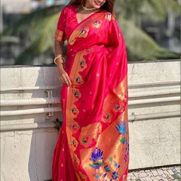 ELITE WEAVES Ethnic Motifs Zari Silk Blend Paithani Saree image 4