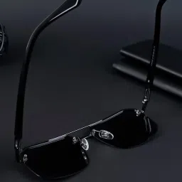 Voyage Black Wayfarer Polarised and UV Protected Lens Unisex Sunglasses image 5