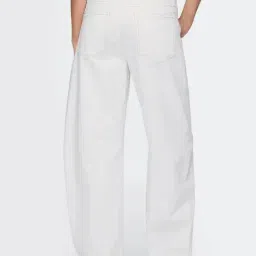 GAP Off White Relaxed Fit Solid Jeans image 2