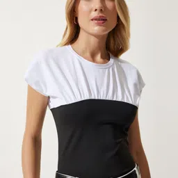 Happiness istanbul Women Colourblocked Round Neck T-shirt-picture-11