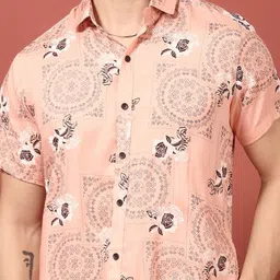 Voroxy Men Floral Printed Spread Collar Relaxed Regular Fit Casual Shirt image 4