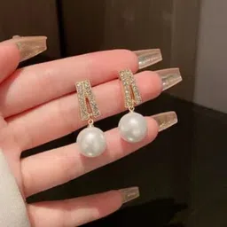 CareDone Contemporary Drop Earrings image 4