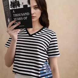RAREISM Women Striped V-Neck Pockets T-shirt-image-4