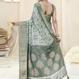 MIRCHI FASHION Teal Green Printed Saree With Unstitched Blouse image 4
