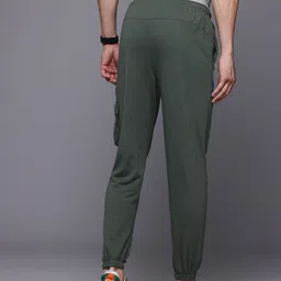HRX by Hrithik Roshan Men Printed Lifestyle Joggers image 3