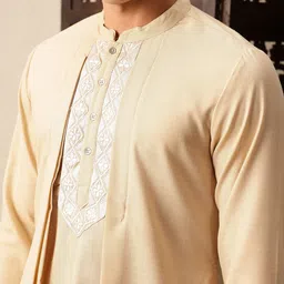 House of Pataudi Floral Yoke Design Thread Work Jashn Pleated Kurta with Trousers image 5