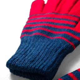 Model Knitted Striped Gloves - Red image 3