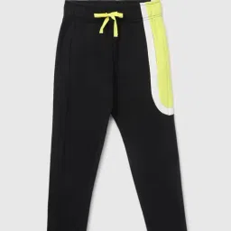 United Colors of Benetton Boys Black Solid Trackpants-picture-33