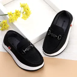 Cute Walk by Babyhug Formal Shoes With Textured Design - Black-picture-22