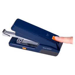 Deli Anti Skid Base Staple (Colour May Vary) image 3