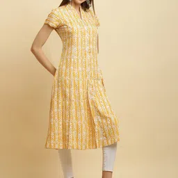 EZIS FASHION Ethnic Motifs Printed Mandarin Collar A-Line Kurta image 3