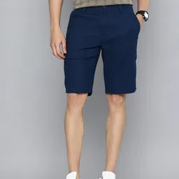 Levis Men Pure Cotton Tapered Fit Waffle Chino Shorts-image-11