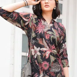 GOLDSTROMS Printed Spread Collar Tunic With Trouser image 4