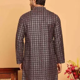 Jompers Men Embroidered Sequinned Kurta image 2