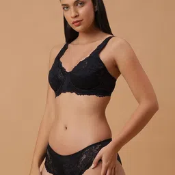 Soie Non-Padded Underwire Lacy Bra with Mid rise Brief Set image 4