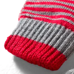 Model Knitted Striped Gloves - Red image 3