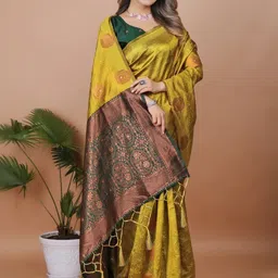 VASTRAAVEDAA Ethnic Motifs Zari Art Silk Handloom Banarasi Saree-picture-23