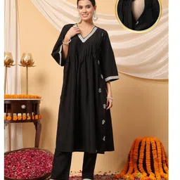 Zelena Three Fourth Sleeves Floral Embroidered Lace Embellished Maternity Kurta & Pant Set With Nursing Access - Black-picture-28