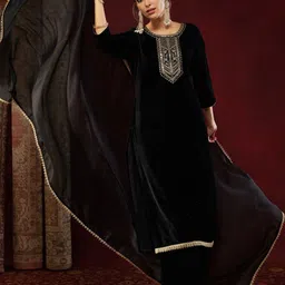 Janasya Women Ethnic Motifs Yoke Design Regular Sequinned Velvet Kurta with Trousers & With Dupatta image 5