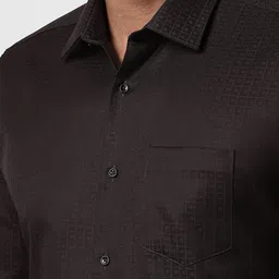 Van Heusen Men Spread Collar Checked Cotton Formal Shirt image 5