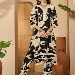 Banwaree Women Printed Regular Pure Cotton Kurta with Trousers & Dupatta-picture-11