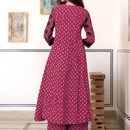 Aaghnya Women Ethnic Motifs Printed Panelled Kurta with Trousers & With Dupatta image 3