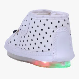 Chiu Dots Print LED Booties With Chu Chu Musical Sound - White image 4
