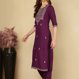 NISHABD Women Ethnic Motifs Embroidered Regular Thread Work Kurta with Trousers-picture-14