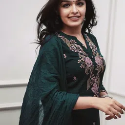 MEHZEEL FAB Women Floral Embroidered Kurta with Trousers & Dupatta image 3