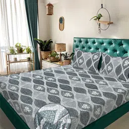KLOTTHE Grey & White Geometric Printed 300 TC Double Bedsheet With 2 Pillow Covers-image-32