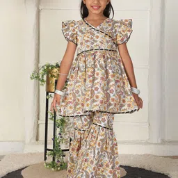Cutiekins Girls Floral Printed V-Neck Gotta Patti A-Line Kurta With Sharara & Dupatta image 3