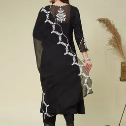 MOKOSH Floral Yoke Design Thread Work Notch Neck Kurta With Trousers & Dupatta image 3