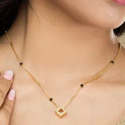 SHWENIT JEWELS Gold-Plated Kundan Stone Studded and Beaded Square Shaped Mangalsutra image 3