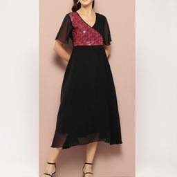 Qurvii Flared Sleeve Georgette A-Line Midi Dress-picture-41