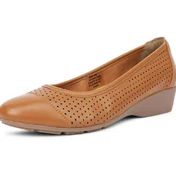 bata Girls Danza Pump image 1