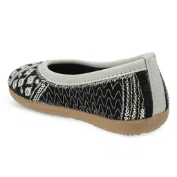 SHOES FOR JUNIORS Sequins Embellished Threadwork Detailed Ballerinas - Grey image 4