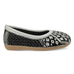SHOES FOR JUNIORS Sequins Embellished Threadwork Detailed Ballerinas - Grey image 5