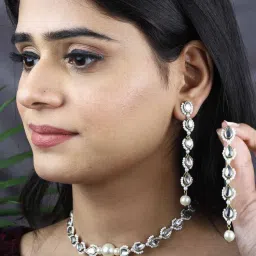 BeAbhika White Kundan and Pearl Jewellery Set-image-30