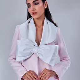 PROT-OFFICIAL Women Single-Breasted Solid Blazer With Contrast Shawl Collar-picture-11