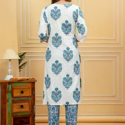 DORIYA Women Floral Printed Regular Kurta with Trousers image 3