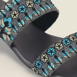 Metro Floral Printed Flatform Heel Sandals image 4