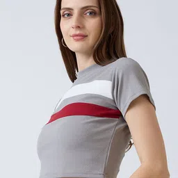 SZN Crop Top image 2